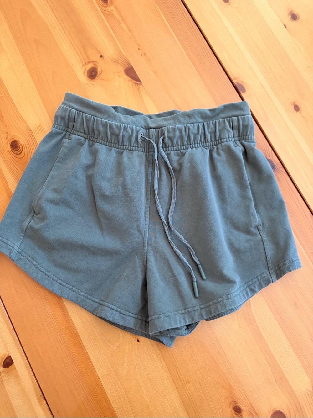 Lululemon Inner Glow High-Rise Shorts Green